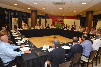 El Gobierno define un plan de obras con los municipios
