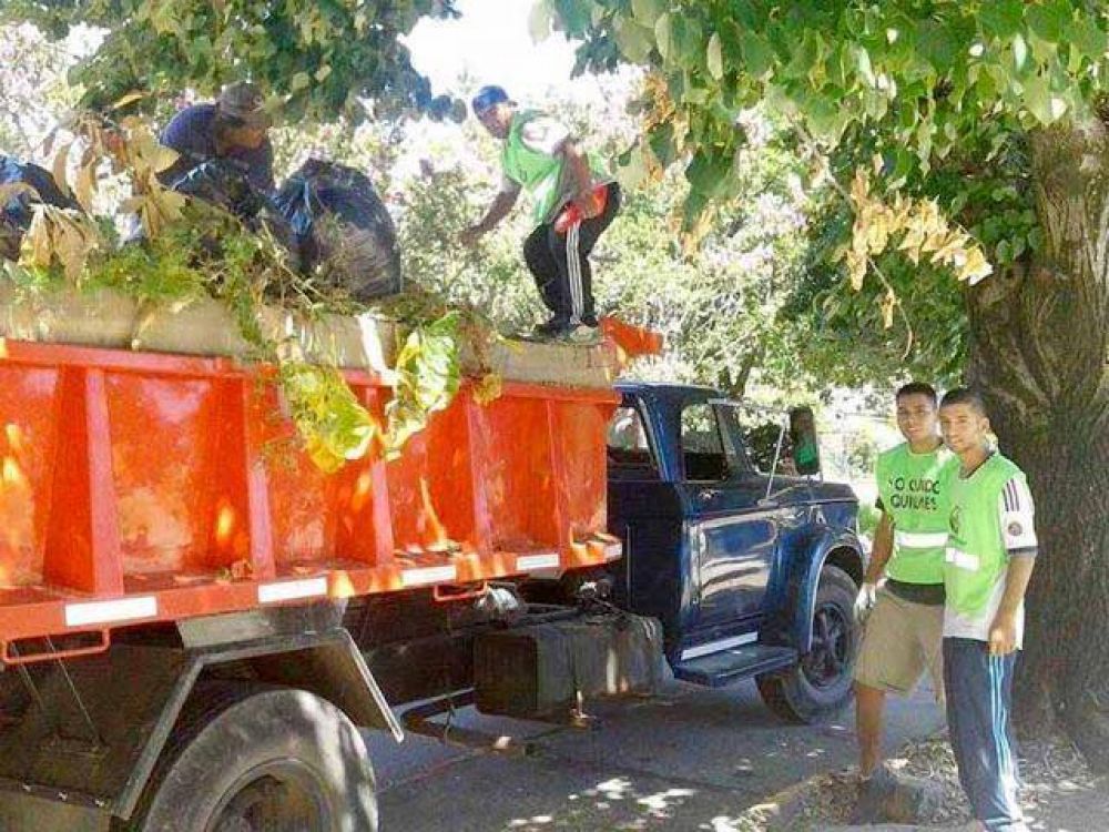 Contin�an las tareas de limpieza