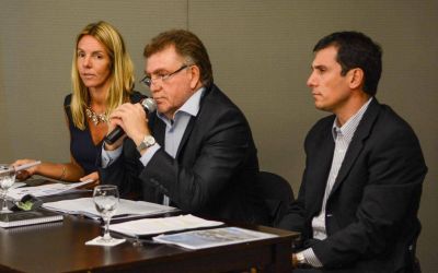 Ros se reuni� con funcionarios de Vivienda de la Naci�n