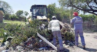Refuerzan la limpieza de minibasurales en barrios