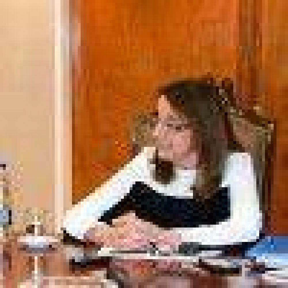 Alicia Kirchner: �Se busca ahogar financieramente a la Provincia�