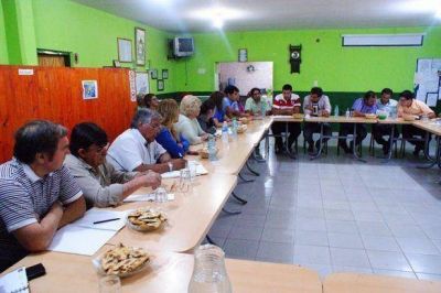 Prades inicia conversaciones con los centros vecinales de Caleta Olivia