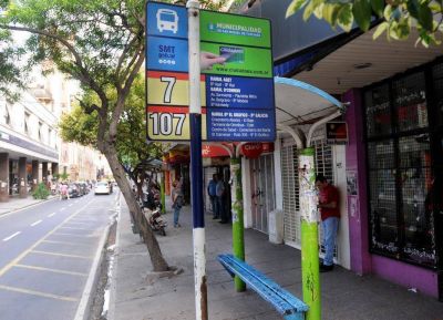 Vecinos varados y confundidos por el paro de UTA