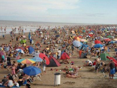 La Costa explota durante el finde largo: esperan la llegada de 300 mil turistas