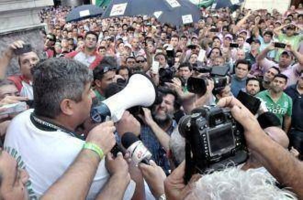 Camioneros amenaz� con un paro si el BCRA suprime el reparto de los res�menes