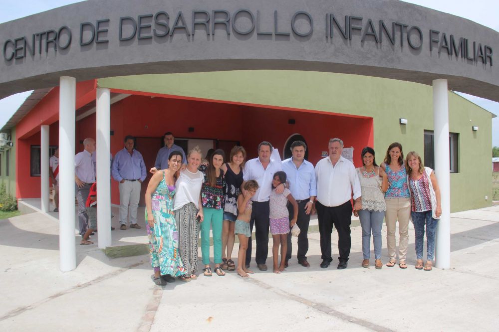 De la Torre visit� el Centro de Desarrollo Infantil junto a L�pez Medrano