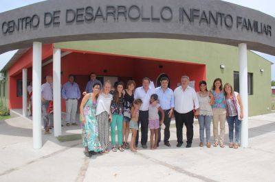De la Torre visit� el Centro de Desarrollo Infantil junto a L�pez Medrano