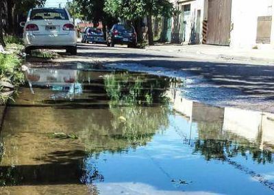 Malestar por una p�rdida de agua en G�emes entre Brown y Pellegrini