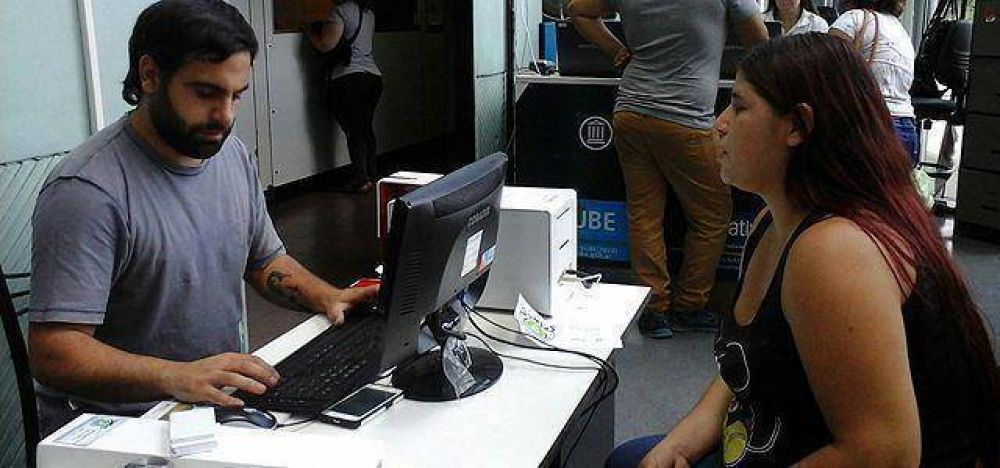 Para fomentar el consumo, lanzaron la tarjeta �Somos A�