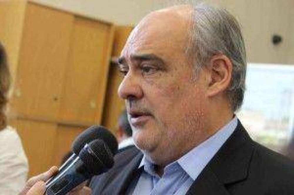 Colombi hablar� de salarios a fin de mes