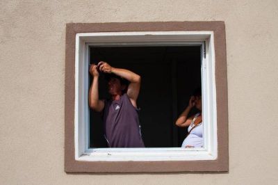 Reconstruyen viviendas da�adas durante la ocupaci�n