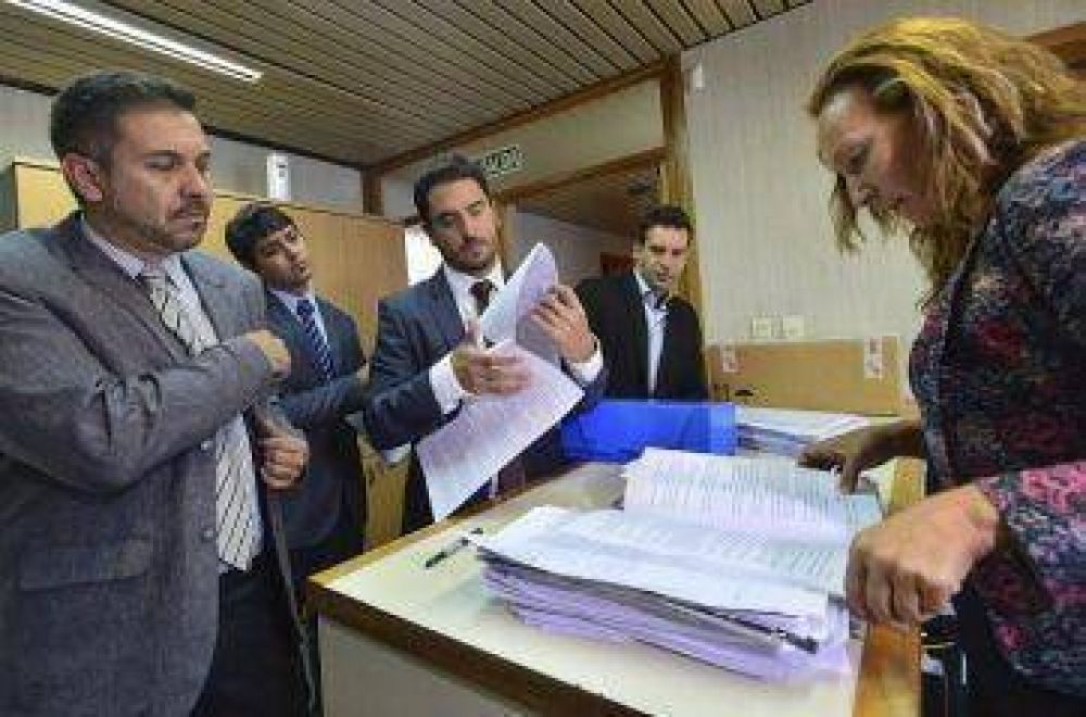 Nuevas denuncias contra la gesti�n de Mart�n Buzzi