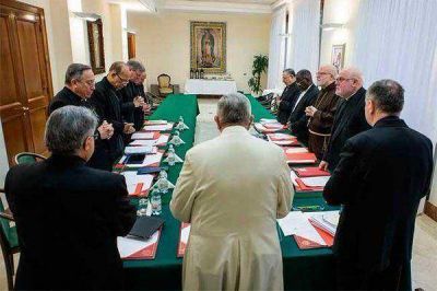 Papa Francisco se re�ne con el C9 para seguir proceso de reforma del Vaticano