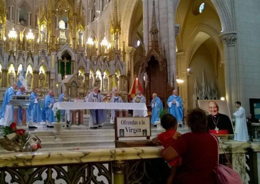 Diez obispos celebraron en Luján una misa en memoria del cardenal Pironio