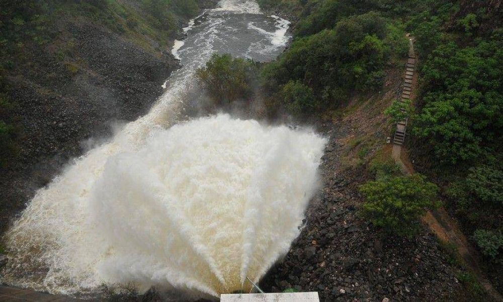 Por las copiosas lluvias, abrieron en su totalidad las v�lvulas del dique San Roque
