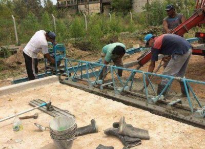 Tigre paviment� calles internas en el barrio Almirante Brown