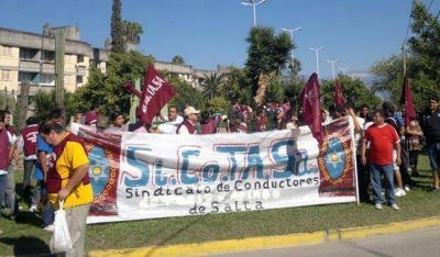 Los taxistas seguir�n insistiendo en que el precio del GNC en Salta sea igual al de Capital Federal