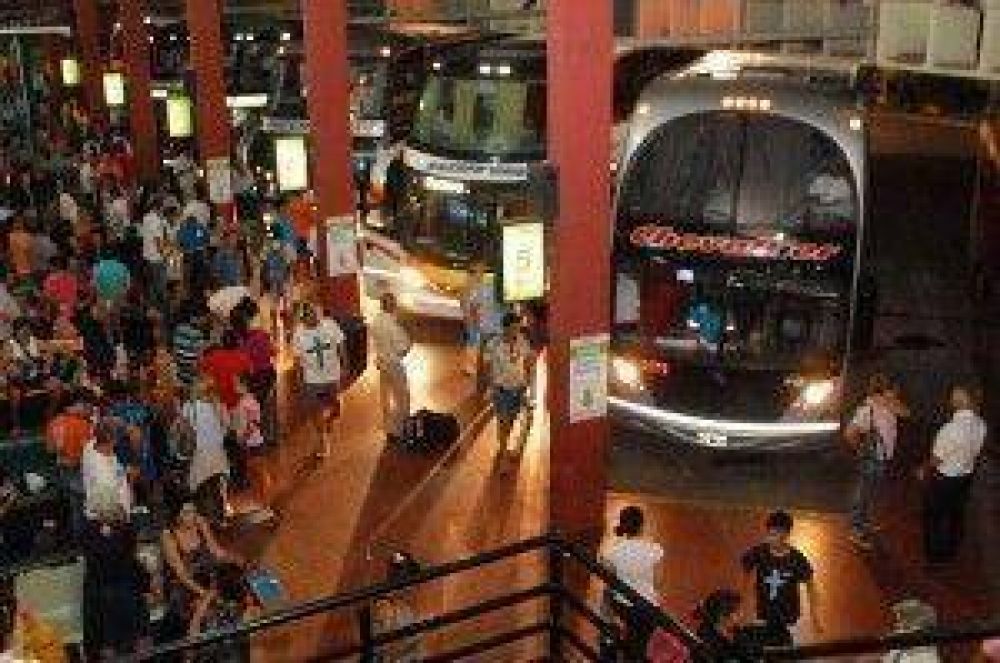 Terminal de �mnibus: el turismo interior cop� el movimiento
