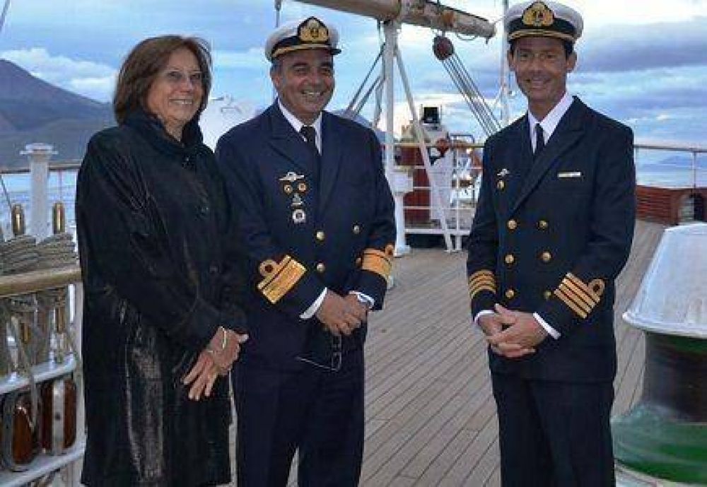La Doctora Battaini saludo a autoridades de la Armada Argentina