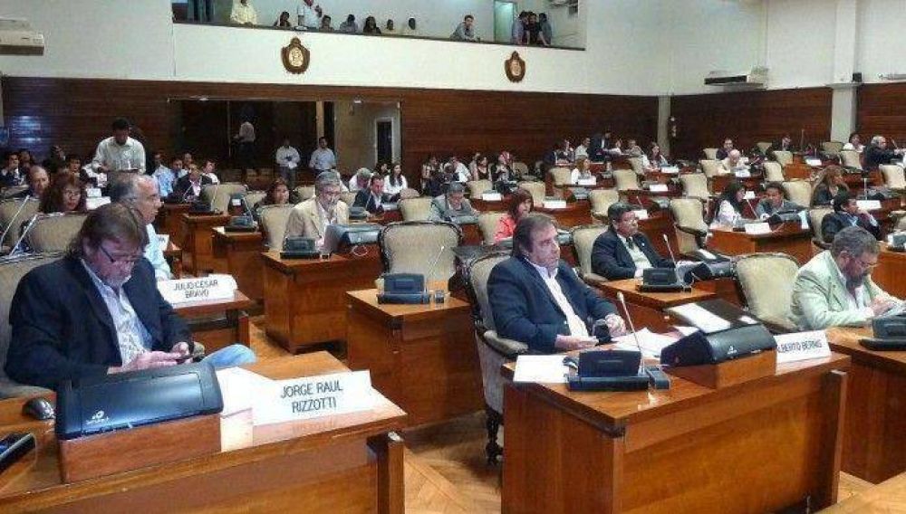 Diputados radicales se solidarizan con vecinos afectados por las inundaciones