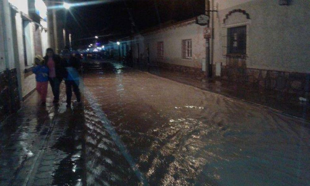 OPERATIVO DEL GOBIERNO PROVINCIAL POR INUNDACIONES EN TILCARA
