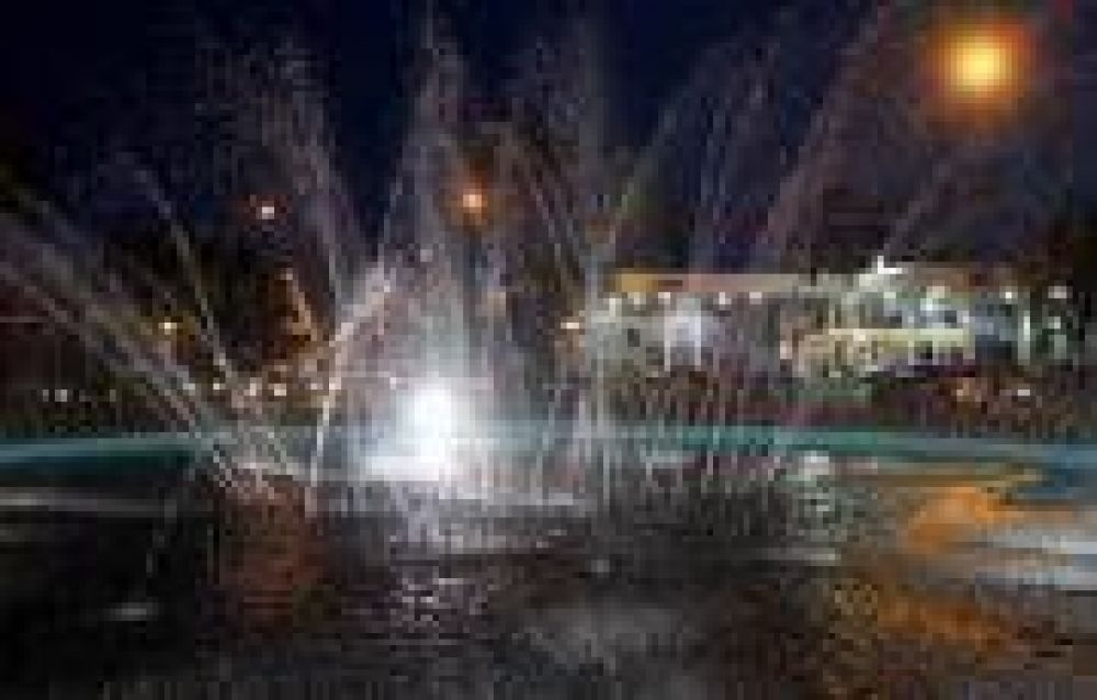 La Plata: Municipalidad realiza tareas de restauraci�n y puesta en valor de las fuentes de Avenida 32
