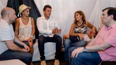 Massa y otra foto que molesta al PJ