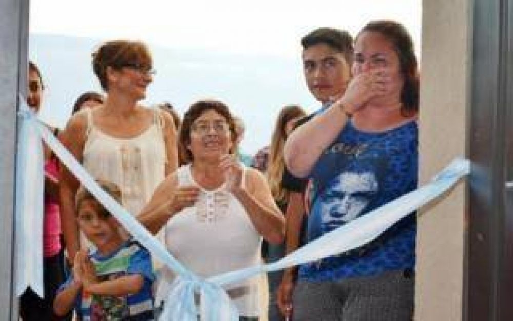 Se entregaron viviendas en Tres Lomas