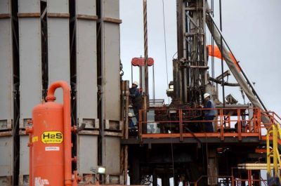 Jubilar�n a mil petroleros para achicar costos