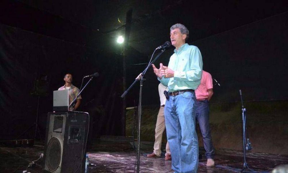 Barrera cuestiona a ABSA y anuncia que municipalizar� el servicio