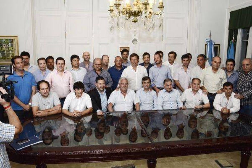 Los intendentes peronistas, cada vez m�s lejos de CFK y el FpV