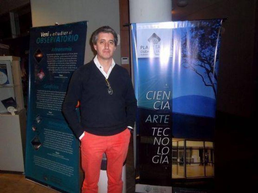 Diego Bag�: �La ciudad de La Plata tiene el planetario m�s moderno de Latinoam�rica�