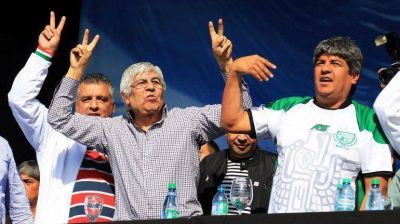 Hugo Moyano no asistir� a la reuni�n con Mauricio Macri, si no se levanta la resoluci�n del BCRA
