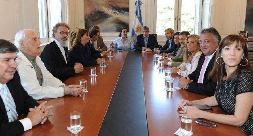 Pe�a y Michetti recibieron a los jefes de bloques del Senado