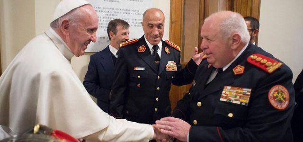 El presidente de los Bomberos de Lomas se reunió con el Papa