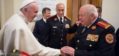 El presidente de los Bomberos de Lomas se reuni� con el Papa