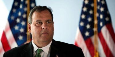 El candidato republicano Chris Christie abandona la contienda por la Casa Blanca