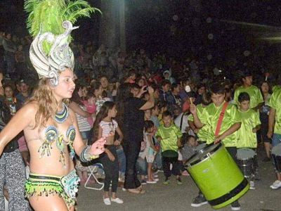 M�s de 4.000 personas presenciaron el corso en el cerro �El Triunfo� de Balcarce