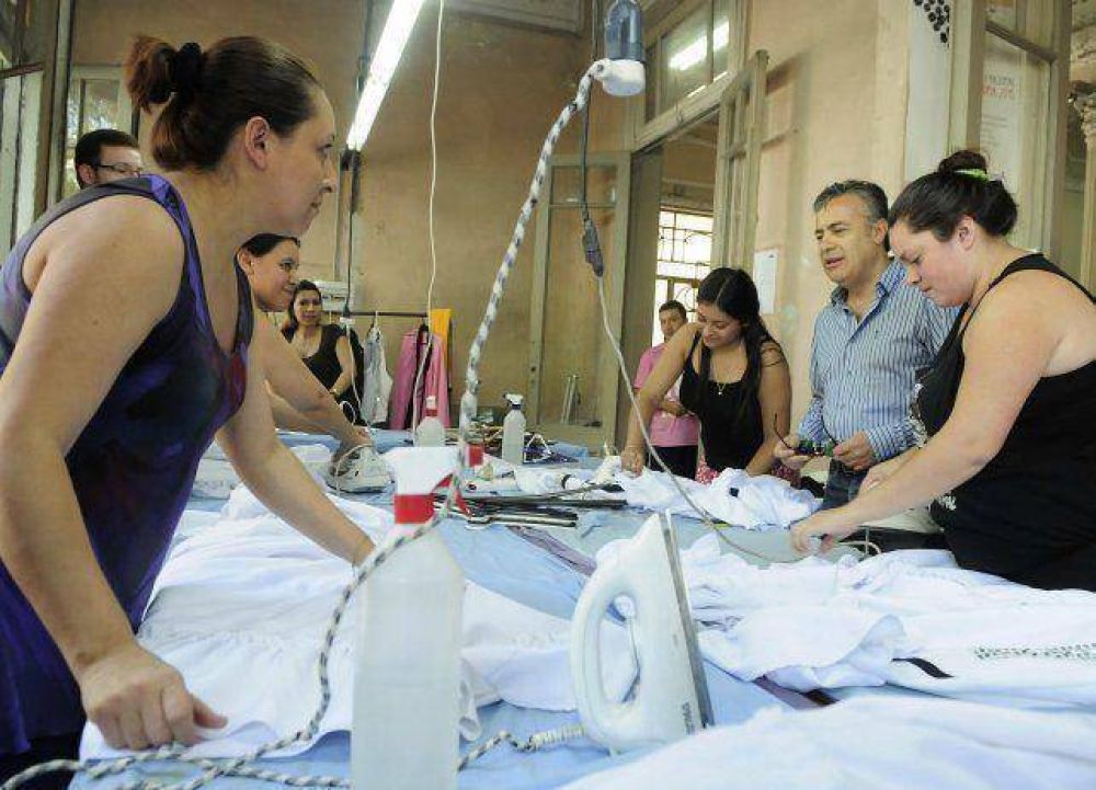 Cornejo y las costureras de Vendimia