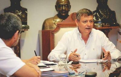 El gobernador apunt� a formar profesionales calificados