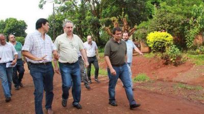 Passalacqua dispuso fondos para limpieza y descacharrizado de escuelas en todos los municipios