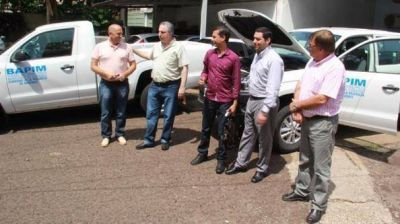 Passalacqua entreg� camionetas a los municipios de El Soberbio y Colonia Victoria