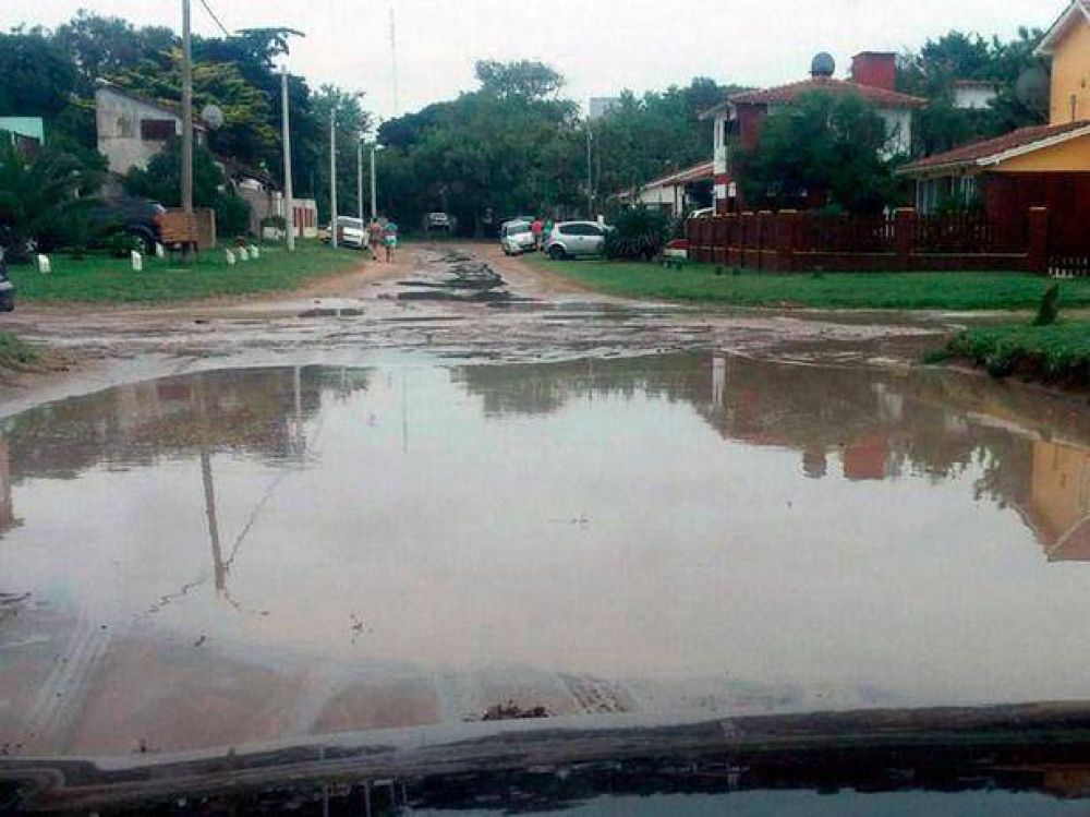 Ahora la comuna dice que municipalizar� el servicio de cloacas