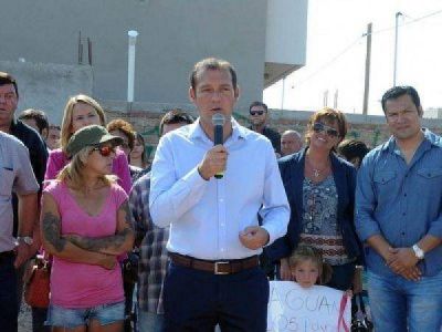 El gobernador Guti�rrez inicia gira por el interior