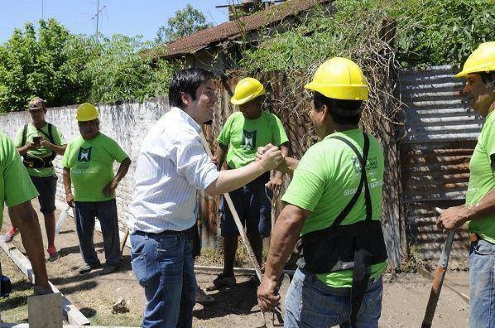 Nardini recorri� obras del programa de veredas en Grand Bourg