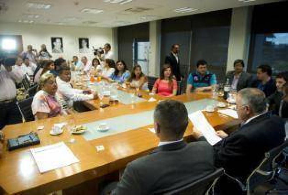 Vargas Aignasse solicita licencia y el bloque oficialista promueve una ley anti drogas