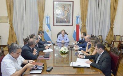 Gustavo Bordet encabez� una reuni�n con su gabinete