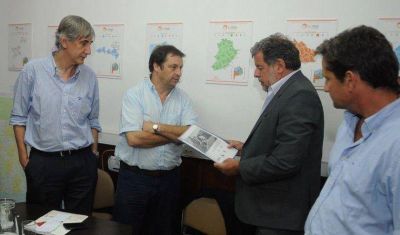Eval�an impulsar proyecto tur�stico entre Ayacucho y Tandil
