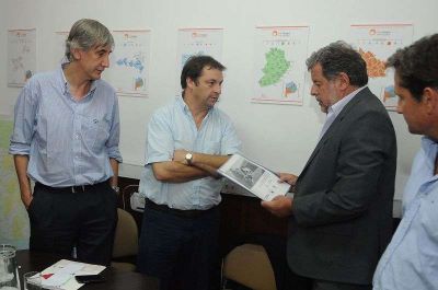 Toma fuerza el tren a vapor entre Tandil y Ayacucho