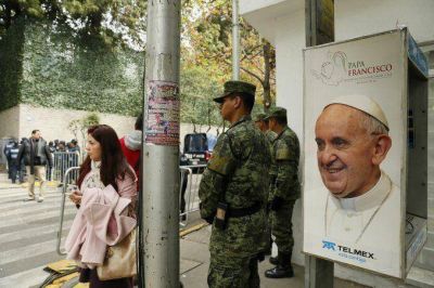 El Papa llega a M�xico rodeado de un fuerte operativo de seguridad